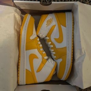 Air Jordan 1 Mid
